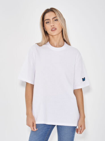 REMERA OVER con parche